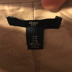 GAP Skirts - GAP gold sequin mini skirt - sz 4 GAP Skirts - GAP gold sequin mini skirt - sz 4
